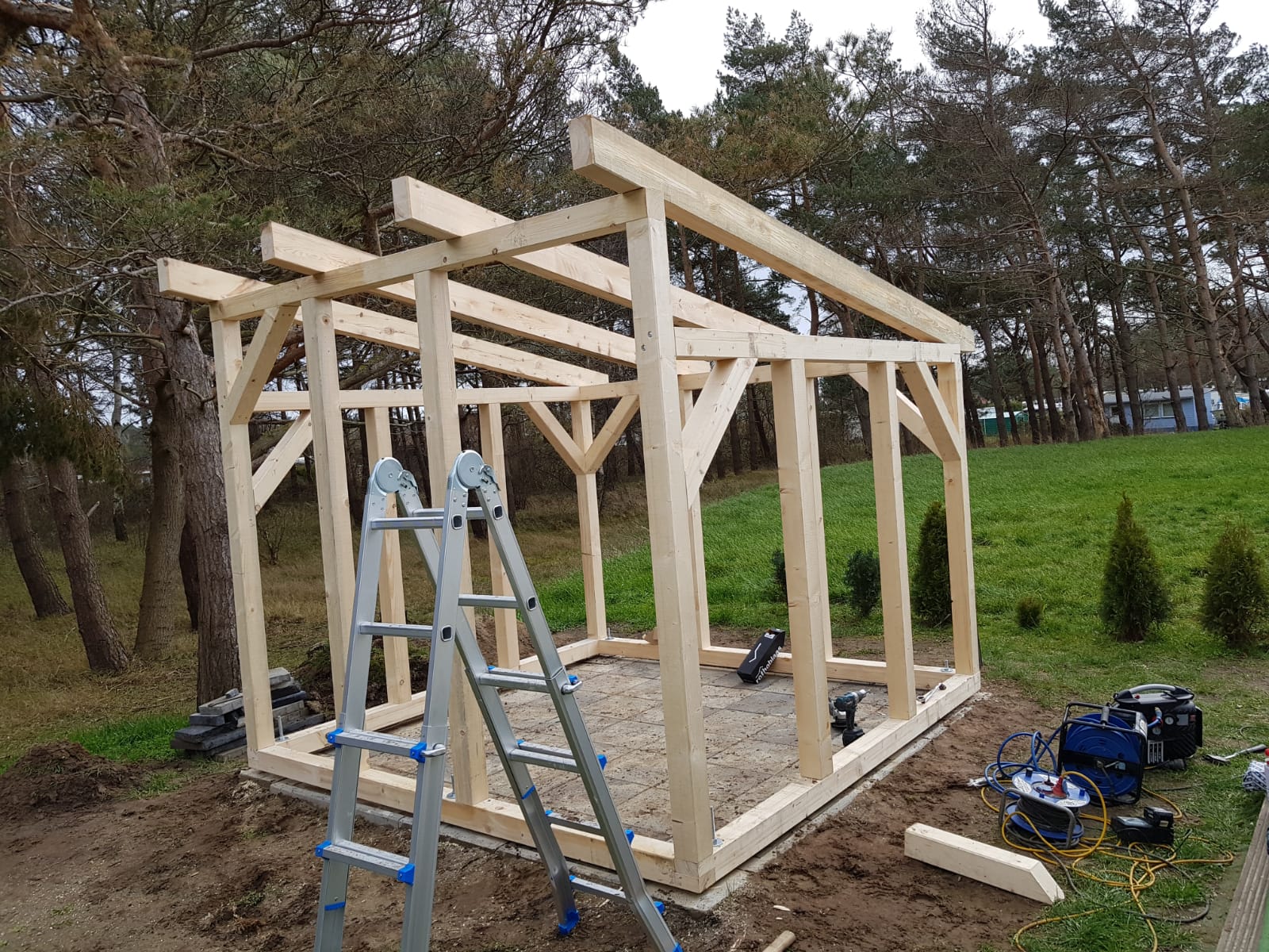 Aufbau Schuppen – Holzbau Müller Rügen